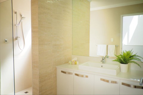 Cottesloe Artist's Beach Retreat - Accommodation Kalgoorlie 25