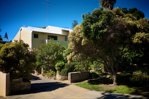 Cottesloe Artist's Beach Retreat - Accommodation Kalgoorlie 4