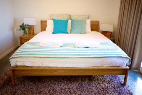 Cottesloe Artist's Beach Retreat - Accommodation Kalgoorlie 9