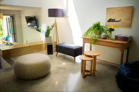 Cottesloe Artist's Beach Retreat - Accommodation Kalgoorlie 17