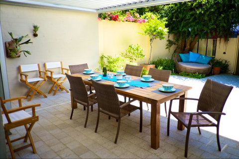 Cottesloe Artist's Beach Retreat - Accommodation Kalgoorlie 2