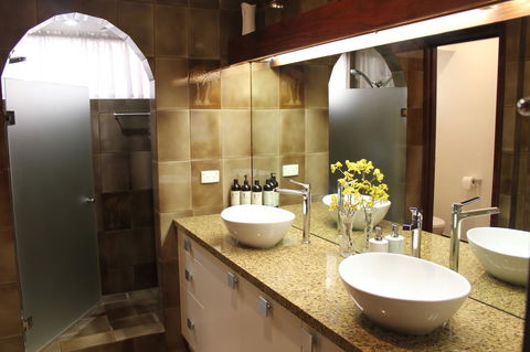 Jacaranda Hideaway Bed & Breakfast - Accommodation Kalgoorlie 7