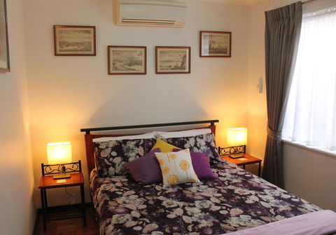 Jacaranda Hideaway Bed & Breakfast - Accommodation Kalgoorlie 2