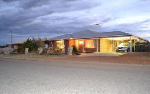 Beach Place @ Leeman - Accommodation Kalgoorlie 0