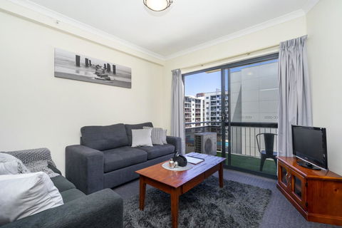 Oversized Eastend Sleeps 6 Free PARKING+POOL WIFI - Accommodation Kalgoorlie 6