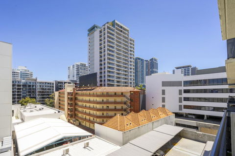 Oversized Eastend Sleeps 6 Free PARKING+POOL WIFI - Accommodation Kalgoorlie 23