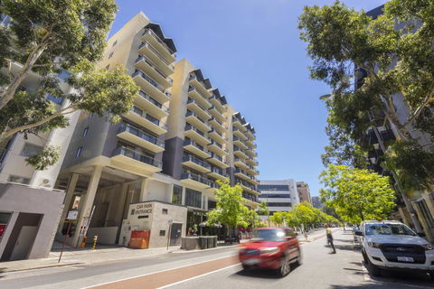 Oversized Eastend Sleeps 6 Free PARKING+POOL WIFI - Accommodation Kalgoorlie 24