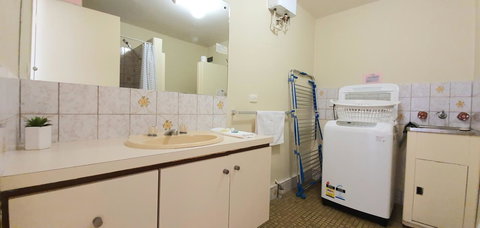 West Beach Lagoon 208 â€“ Great Value! - Accommodation Kalgoorlie 8