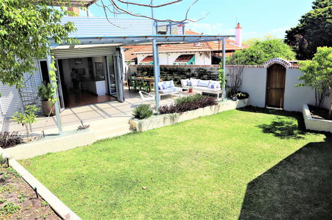 Fremantle Heritage Home For You To Enjoy! - Accommodation Kalgoorlie 13
