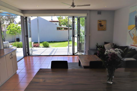 Fremantle Heritage Home For You To Enjoy! - Accommodation Kalgoorlie 11