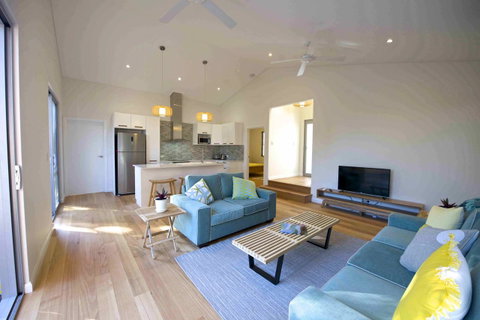 Sunny Blinco Street House - Accommodation Kalgoorlie 2