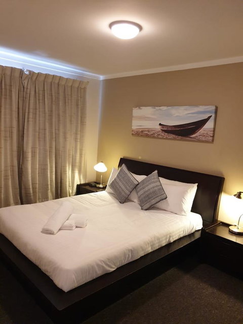 West Beach Lagoon 107 - Great Value - Accommodation Kalgoorlie 3