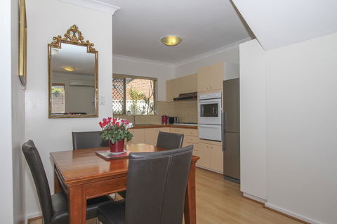 Leederville Townhouse - Accommodation Kalgoorlie 1