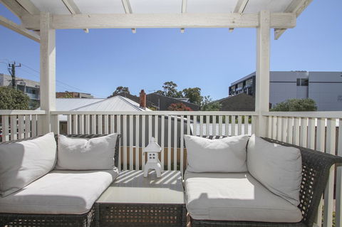 Leederville Townhouse - Accommodation Kalgoorlie 8