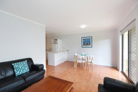 West Beach Lagoon 204 â€“ Ground Floor - Accommodation Kalgoorlie 9