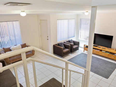Cooper Street - Accommodation Kalgoorlie 5