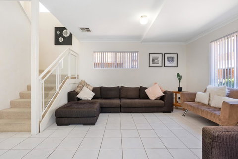 Cooper Street - Accommodation Kalgoorlie 1