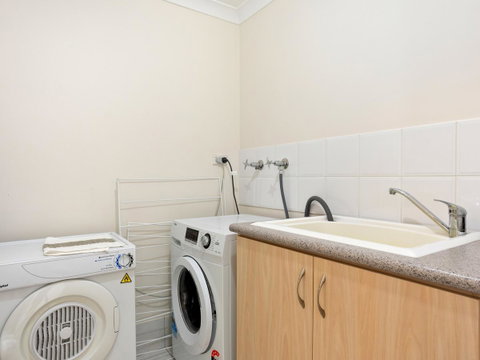 Cooper Street - Accommodation Kalgoorlie 36
