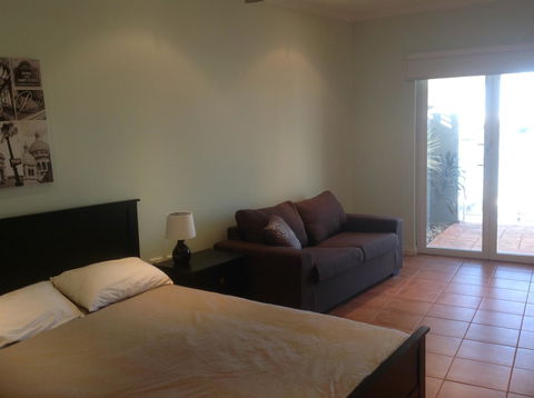 Waterside Canal Dreams - Accommodation Kalgoorlie 21
