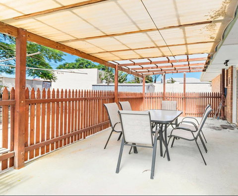 The Bluff Point - Accommodation Kalgoorlie 2