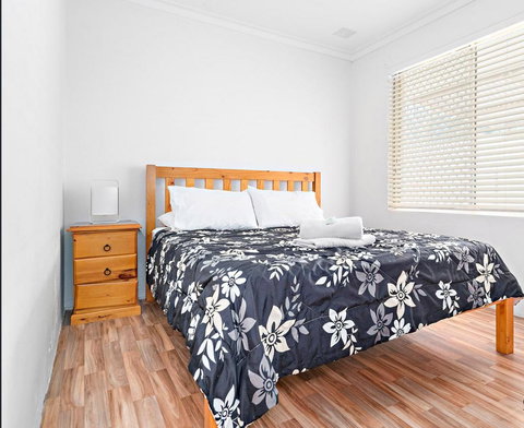 The Bluff Point - Accommodation Kalgoorlie 4
