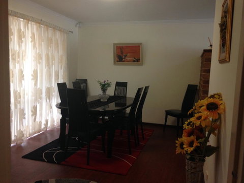 â˜… Stylish Family Home! â˜… - Accommodation Kalgoorlie 8
