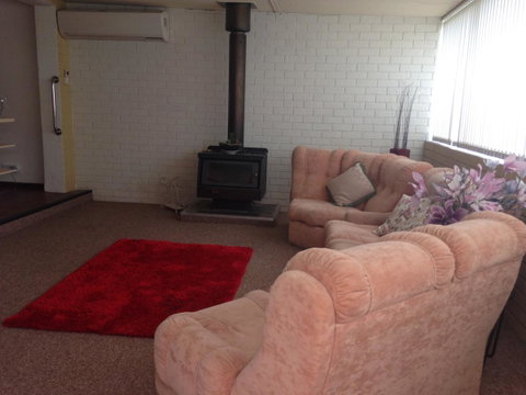 â˜… Stylish Family Home! â˜… - Accommodation Kalgoorlie 5