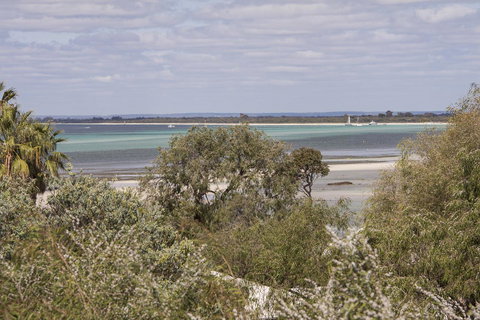Calm Waters - Accommodation Kalgoorlie 7
