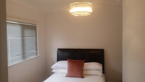 Leisurely Manor - Spacious Three Bedroom Home In Fremantle - Accommodation Kalgoorlie 7
