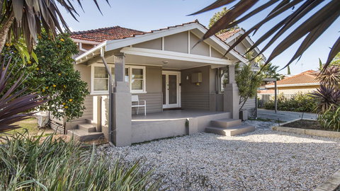 Leisurely Manor - Spacious Three Bedroom Home In Fremantle - Accommodation Kalgoorlie 16
