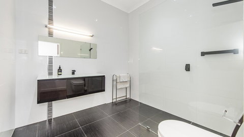 Leisurely Manor - Spacious Three Bedroom Home In Fremantle - Accommodation Kalgoorlie 8