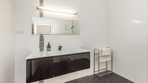 Leisurely Manor - Spacious Three Bedroom Home In Fremantle - Accommodation Kalgoorlie 18