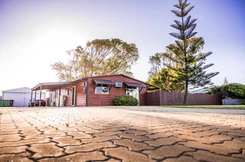 The Bothy Lancelin Family Retreat - Accommodation Kalgoorlie 0