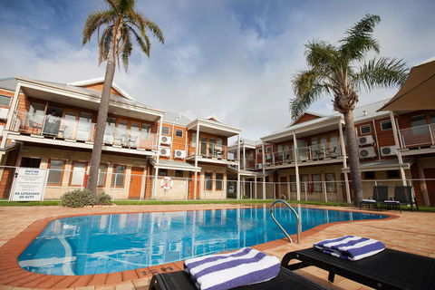 Nightcap At The Ship Inn - Accommodation Kalgoorlie 35