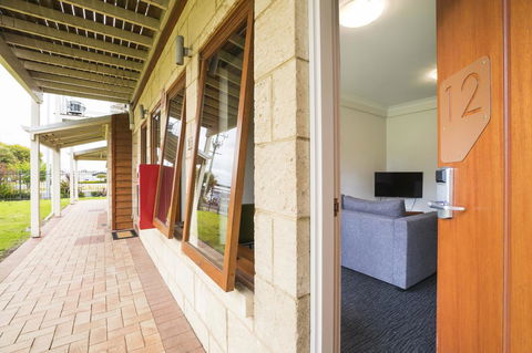 Nightcap At The Ship Inn - Accommodation Kalgoorlie 20