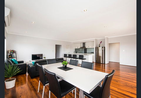 Vacation Home - Accommodation Kalgoorlie 6