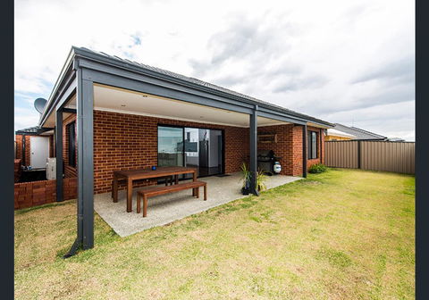 Vacation Home - Accommodation Kalgoorlie 5