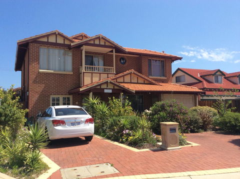 Crossland House - Accommodation Kalgoorlie 12