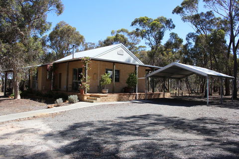 Kendenup Cottages And Lodge - Accommodation Kalgoorlie 20