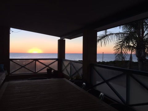 Surf Views - Accommodation Kalgoorlie 0