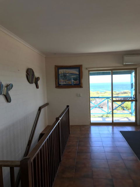 Surf Views - Accommodation Kalgoorlie 5