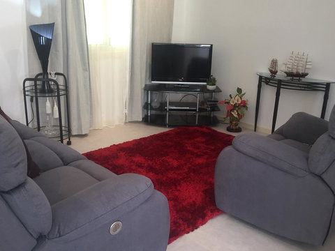 Bright & Beautiful Home On The Hills! - Accommodation Kalgoorlie 5