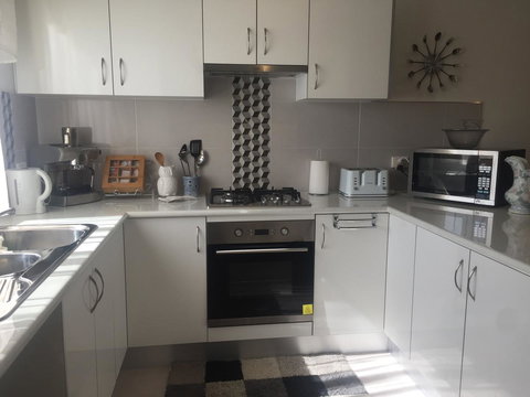 Bright & Beautiful Home On The Hills! - Accommodation Kalgoorlie 14