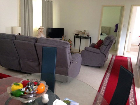 Bright & Beautiful Home On The Hills! - Accommodation Kalgoorlie 8