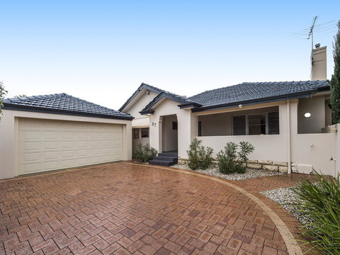 Luxury Federation Style Home - Sleeps 10 - Accommodation Kalgoorlie 18