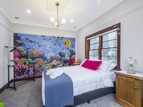 Luxury Federation Style Home - Sleeps 10 - Accommodation Kalgoorlie 10