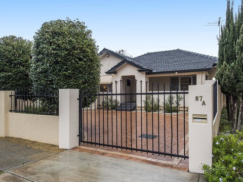 Luxury Federation Style Home - Sleeps 10 - Accommodation Kalgoorlie 17