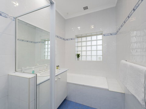 Luxury Federation Style Home - Sleeps 10 - Accommodation Kalgoorlie 14