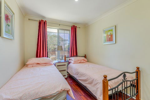 Brilliant, Neat, Convenient, Family-friendly House - Accommodation Kalgoorlie 10