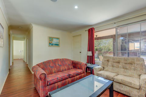 Brilliant, Neat, Convenient, Family-friendly House - Accommodation Kalgoorlie 2